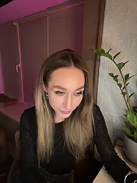 Snapshot of AnesaKis chatting on April 2026 12:04:01 AM AnesaKis online show from April 2026 12:04:01 AM