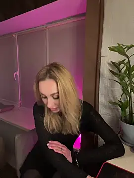 Snapshot of AnesaKis chatting on April 2026 12:37:02 AM AnesaKis online show from April 2026 12:37:02 AM