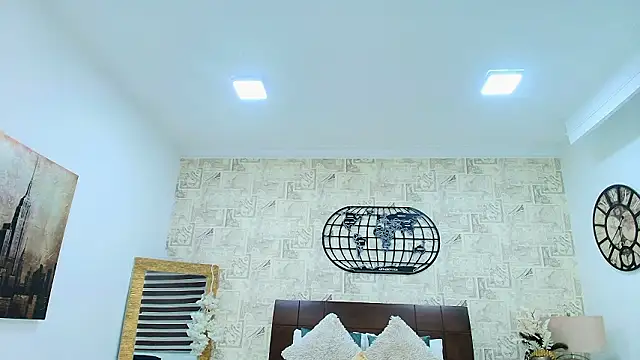 emily clarkk  online show from February 2026 07:17:02 PM