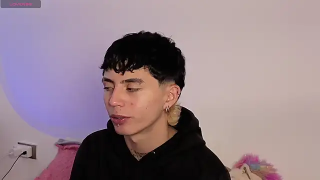 Snapshot of Maiky_Cooper01 chatting on March 2026 01:26:02 PM Maiky Cooper01 online show from March 2026 01:26:02 PM