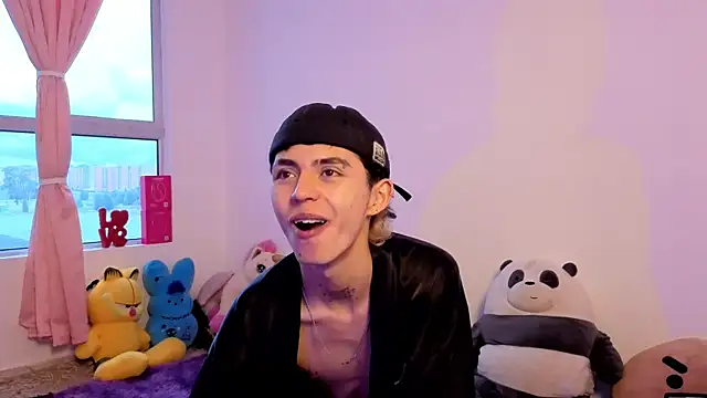 Snapshot of Maiky_Cooper01 chatting on April 2026 04:23:01 PM Maiky Cooper01 online show from April 2026 04:23:01 PM