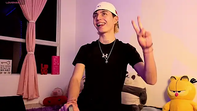 Snapshot of Maiky_Cooper01 chatting on April 2026 04:29:01 AM Maiky Cooper01 online show from April 2026 04:29:01 AM