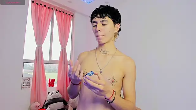 Snapshot of Maiky_Cooper01 chatting on April 2026 03:16:01 PM Maiky Cooper01 online show from April 2026 03:16:01 PM