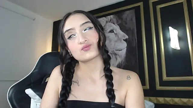 emma hiltonn  online show from February 2026 02:27:01 AM