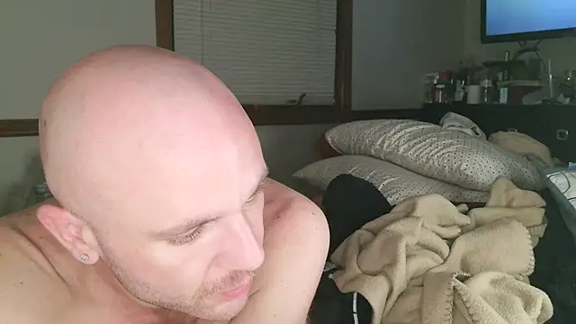 Snapshot of FrankieFuckMe chatting on April 2026 06:41:02 AM FrankieFuckMe online show from April 2026 06:41:02 AM