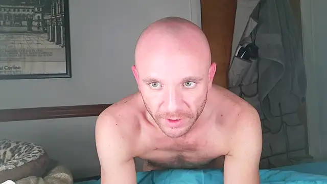 Snapshot of FrankieFuckMe chatting on April 2026 03:13:02 AM FrankieFuckMe online show from April 2026 03:13:02 AM