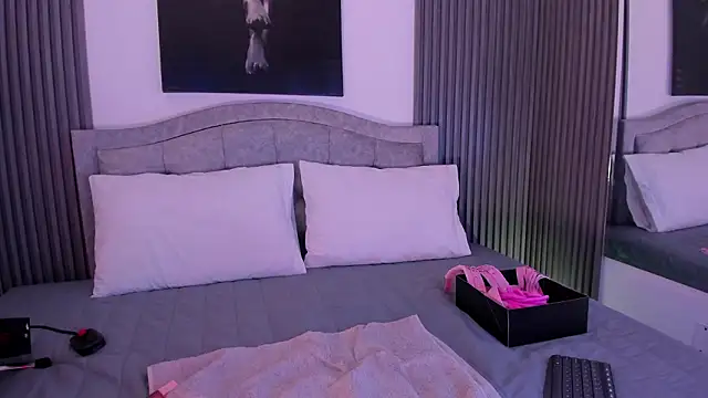 Snapshot of Naia-Nore chatting on March 2026 12:49:02 AM Naia-Nore online show from March 2026 12:49:02 AM