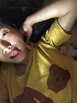 Snapshot of sun-shii chatting on April 2026 05:18:02 AM sun-shii online show from April 2026 05:18:02 AM