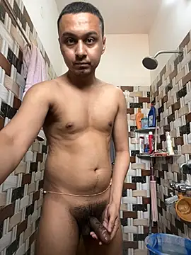 Snapshot of Uzieham22 chatting on April 2026 03:04:02 AM Uzieham22 online show from April 2026 03:04:02 AM