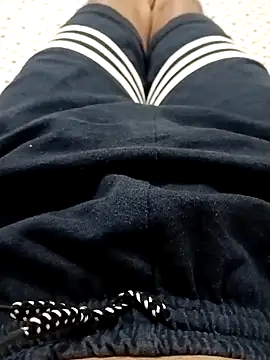 Snapshot of Uzieham22 chatting on April 2026 06:19:01 PM Uzieham22 online show from April 2026 06:19:01 PM