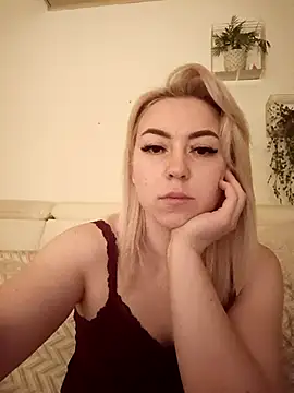 Snapshot of MeissyLux chatting on February 2026 08:18:01 PM MeissyLux online show from February 2026 08:18:01 PM