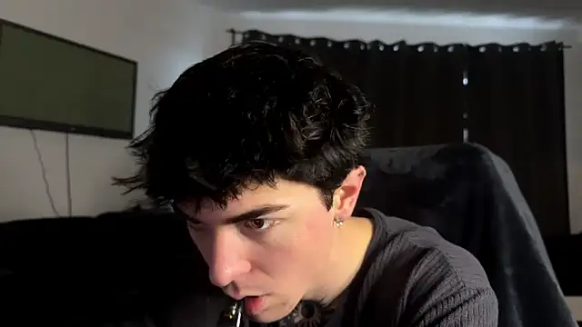 Snapshot of LiamFoster chatting on January 2026 01:15:01 PM LiamFoster online show from January 2026 01:15:01 PM