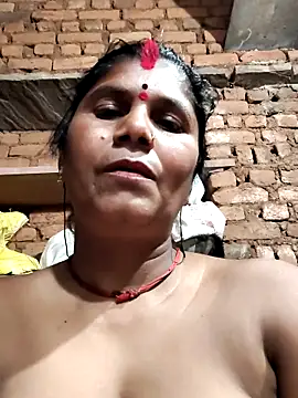 Hot di97 online show from February 2026 07:47:01 AM