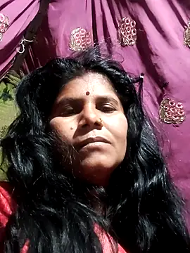 Hot di97 online show from February 2026 09:46:01 PM