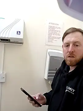 Hertsguy1984 online show from March 2026 01:47:01 PM