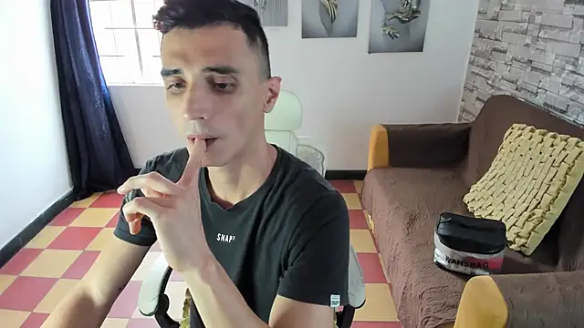 Snapshot of felipe_colinss chatting on April 2026 05:30:01 PM felipe colinss online show from April 2026 05:30:01 PM