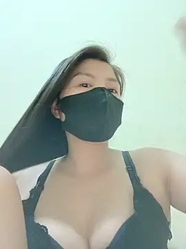 Snapshot of Lyly-68688 chatting on May 2026 01:17:02 PM Lyly-68688 online show from May 2026 01:17:02 PM