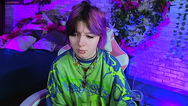 Ashley Veil online show from April 2026 09:13:01 PM