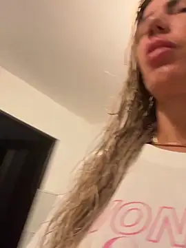 Missolevelvet online show from April 2026 07:36:01 PM