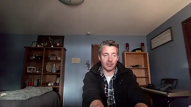 chrisw8140 online show from March 2026 10:49:02 PM