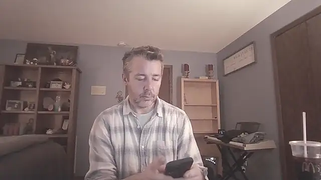 chrisw8140 online show from March 2026 04:28:02 AM