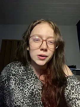 YoungLisaa18 online show from February 2026 07:40:01 PM