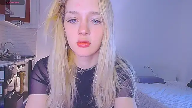 Snapshot of sailormoon666_ chatting on April 2026 04:56:01 AM sailormoon666 online show from April 2026 04:56:01 AM