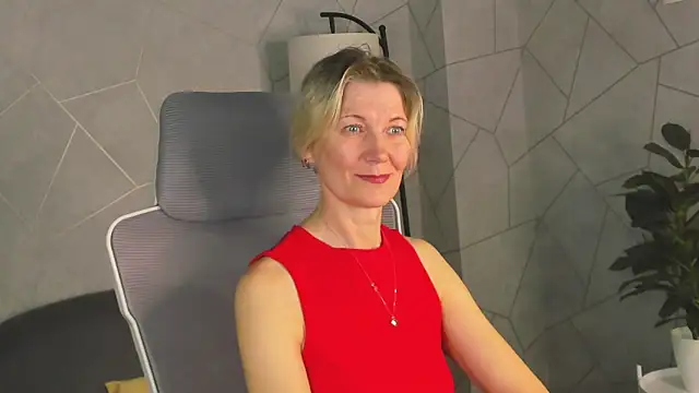 Julie Lucas online show from March 2026 12:48:02 AM