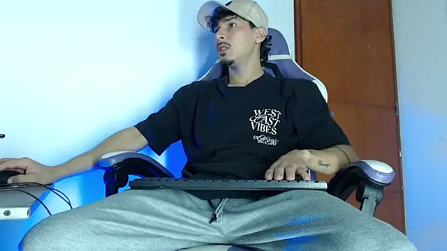 Snapshot of Yankees_xxx chatting on March 2026 11:15:02 AM Yankees xxx online show from March 2026 11:15:02 AM