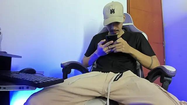 Snapshot of Yankees_xxx chatting on March 2026 11:57:01 AM Yankees xxx online show from March 2026 11:57:01 AM