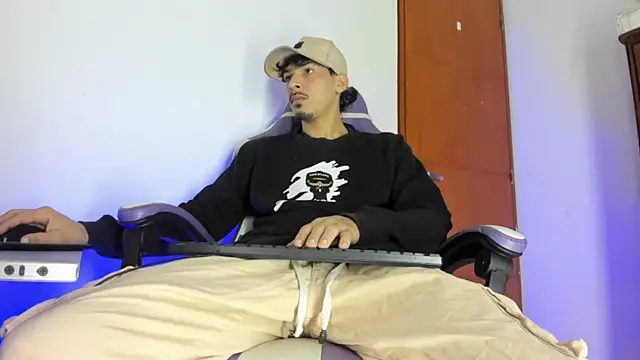 Snapshot of Yankees_xxx chatting on March 2026 10:10:01 AM Yankees xxx online show from March 2026 10:10:01 AM