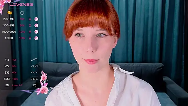 Snapshot of CatherineCummi chatting on April 2026 07:35:01 AM CatherineCummi online show from April 2026 07:35:01 AM