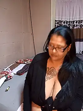 Snapshot of CutieNatz chatting on April 2026 06:32:02 PM CutieNatz online show from April 2026 06:32:02 PM