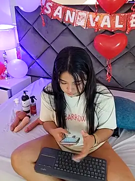 Snapshot of Lucia_fastcollins chatting on February 2026 01:06:01 PM Lucia fastcollins online show from February 2026 01:06:01 PM