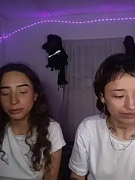 AlexxaAndRileyy online show from June 2026 05:39:01 PM