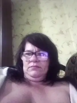 NysiOlsen online show from April 2026 07:58:01 PM