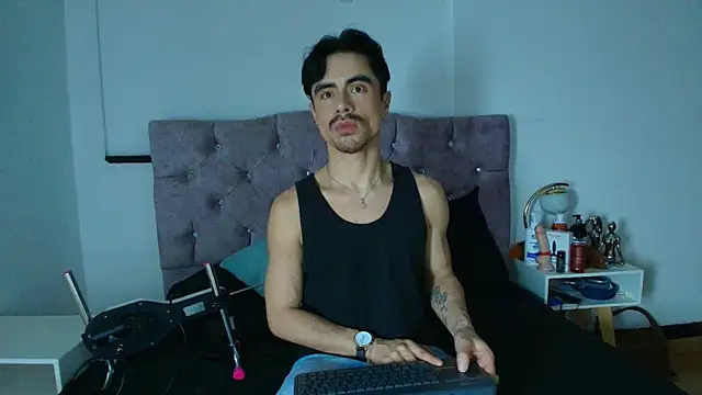 Snapshot of Ethan_Briggs_ chatting on March 2026 03:33:01 AM Ethan Briggs online show from March 2026 03:33:01 AM