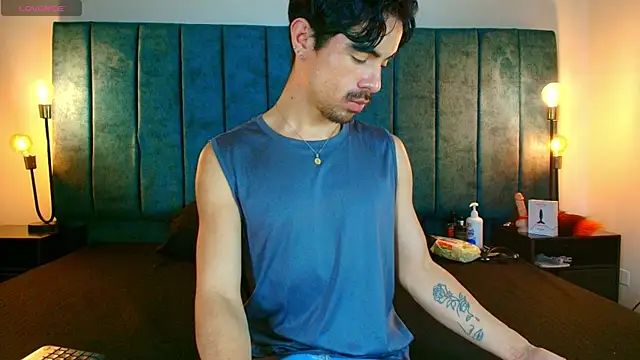 Snapshot of Ethan_Briggs_ chatting on April 2026 03:31:02 AM Ethan Briggs online show from April 2026 03:31:02 AM