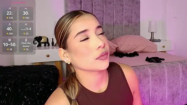 Lucy Carson  online show from February 2026 03:36:02 AM