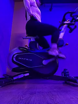 Snapshot of Pretty__Milf chatting on March 2026 03:07:02 PM Pretty Milf online show from March 2026 03:07:02 PM