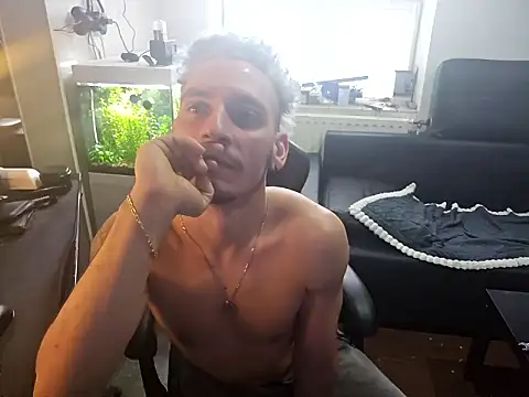 Rayzel White online show from January 2026 12:21:01 PM