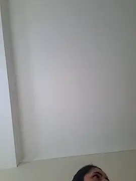 Neveencantada00 online show from February 2026 07:01:02 PM