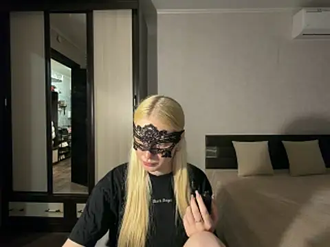 Polly Skil online show from February 2026 04:47:02 PM