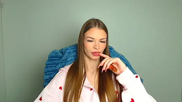 Lina Loveuu online show from April 2026 11:14:02 AM