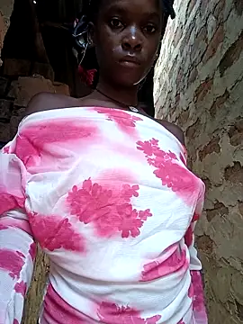 Snapshot of Pretty_Barbie0 chatting on April 2026 04:10:02 AM Pretty Barbie0 online show from April 2026 04:10:02 AM