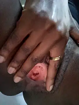 Snapshot of Pretty_Barbie0 chatting on April 2026 04:21:02 AM Pretty Barbie0 online show from April 2026 04:21:02 AM