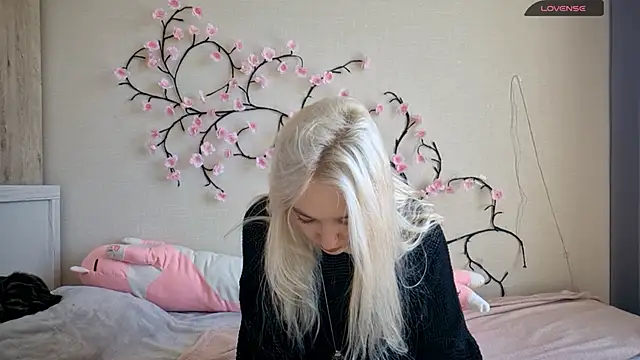 Snapshot of MisaMew chatting on April 2026 09:47:02 AM MisaMew online show from April 2026 09:47:02 AM