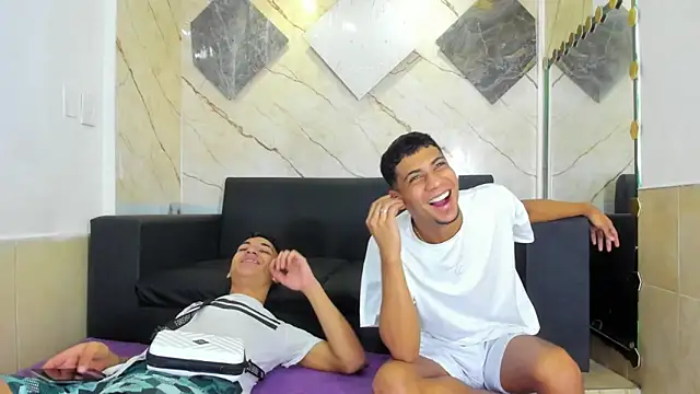 ALEX KEITH26 online show from March 2026 12:32:01 PM