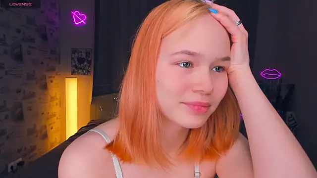 Snapshot of OwlLynn chatting on February 2026 08:22:01 AM OwlLynn online show from February 2026 08:22:01 AM