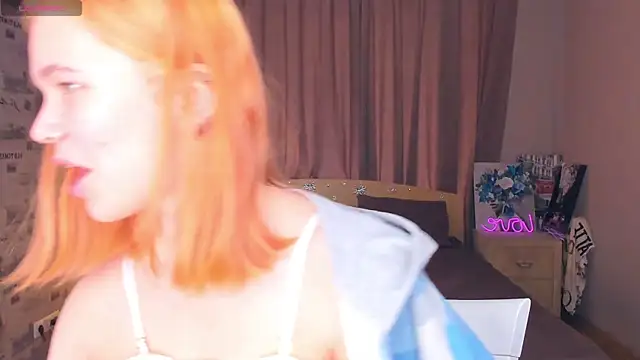 Snapshot of OwlLynn chatting on February 2026 08:54:01 AM OwlLynn online show from February 2026 08:54:01 AM